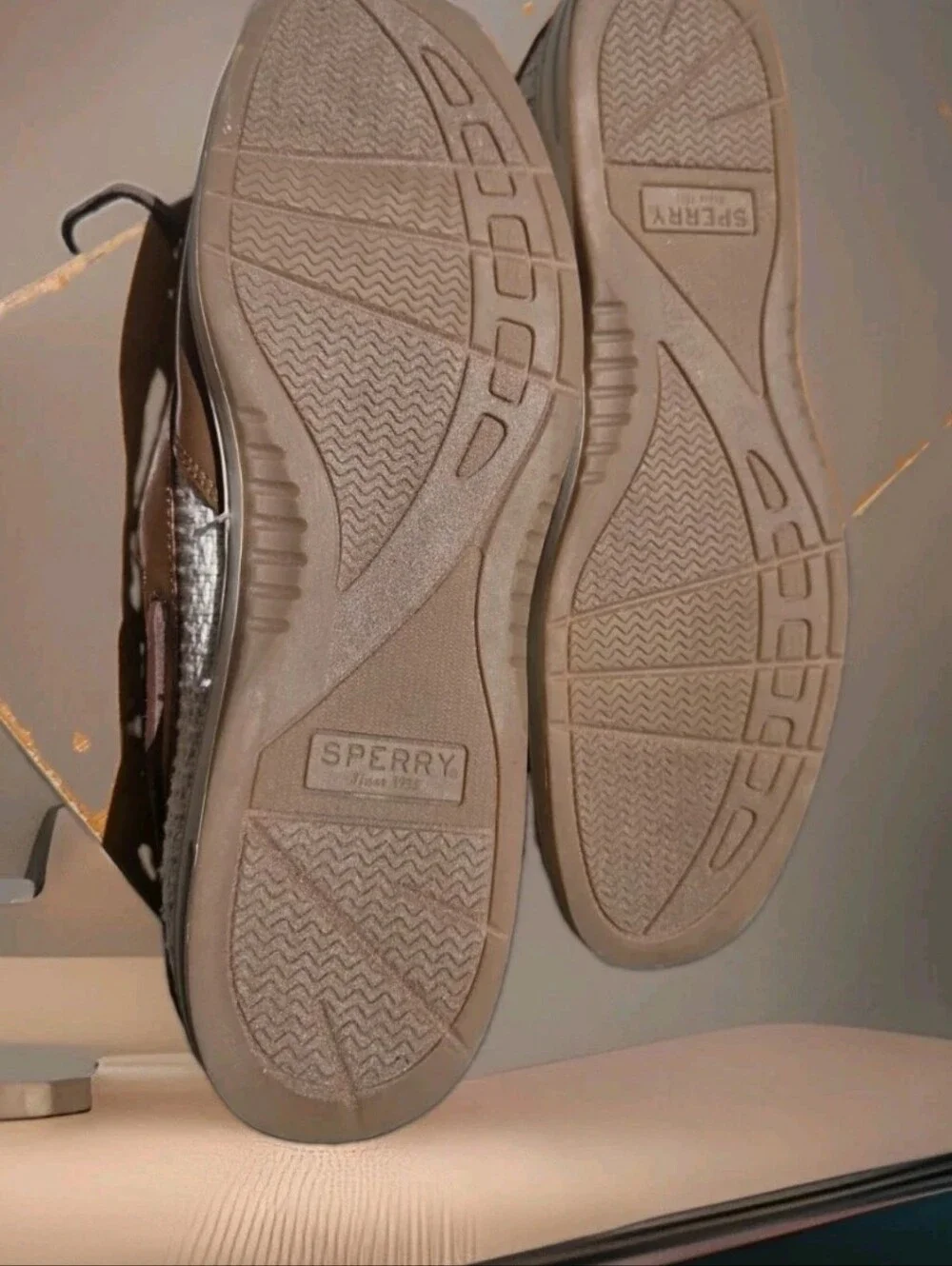 Sperry Women’s Tan/Brown Leather Deck Shoes Size 10